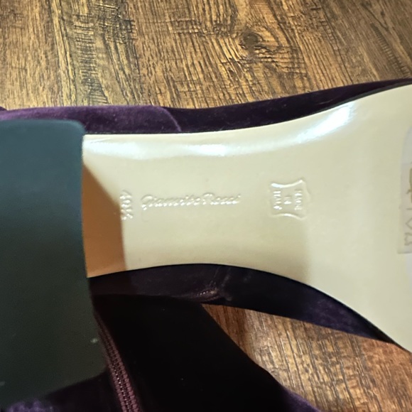 Gianvito Rossi velvet chelsea boots NEVER WORN - Picture 6 of 6